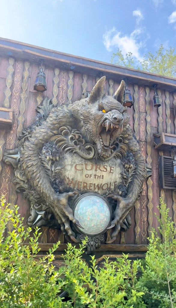 Epic Universe 1-day itinerary, by travel blogger Wandering the Gap