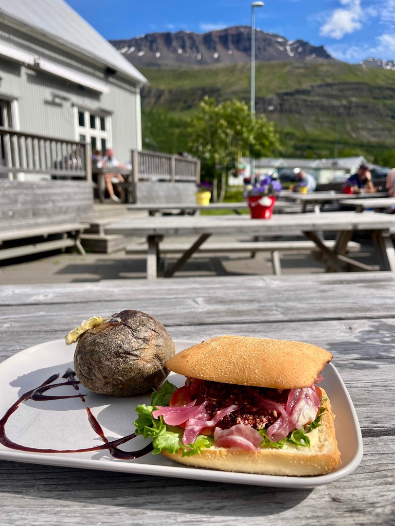 Iceland itinerary, by travel blogger Wandering the Gap