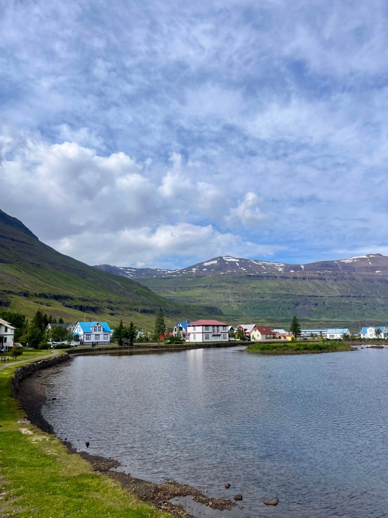 Iceland itinerary, by travel blogger Wandering the Gap