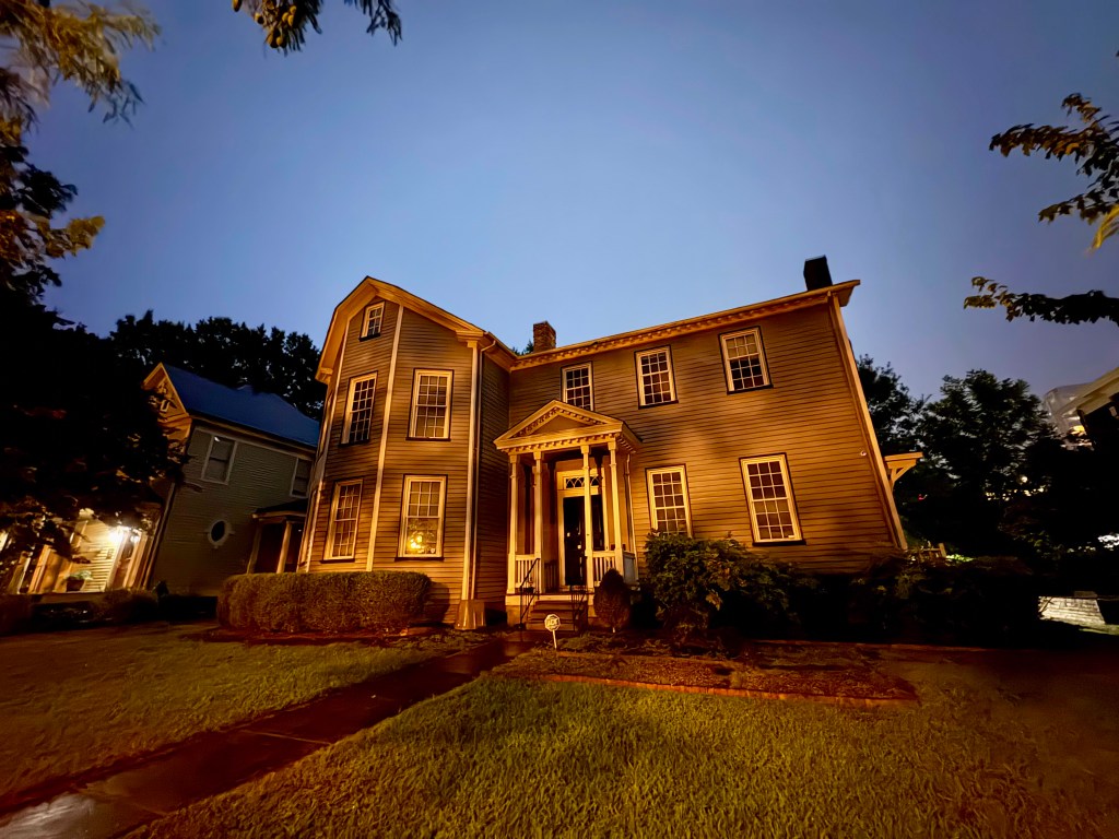 Raleigh ghost tour review, by travel blogger Wandering the Gap
